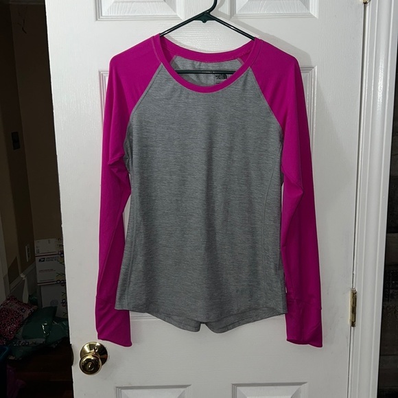 The North Face Tops - The North Face Long Sleeve Thumb Hole Athleisure T-Shirt Size Medium